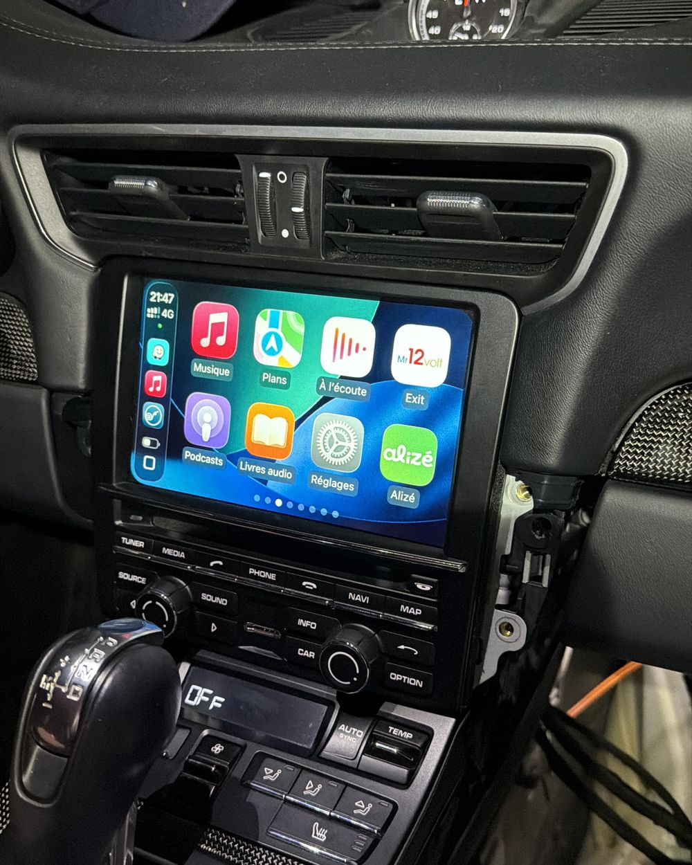 CarPlay sans fil sur l'écran d'origine d'une Porsche 911 991.1 après installation